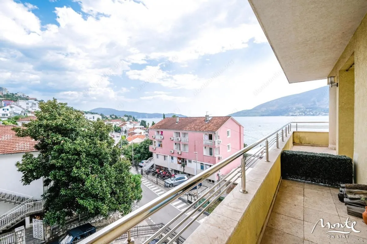 Prodaja, dvosoban stan, 158m², Igalo, Herceg Novi