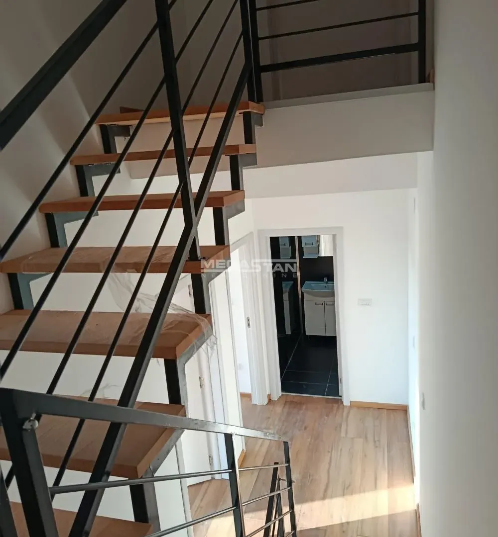 Sale, four bedroom apartment, 86m², Borča 1, Borča Sve Podlokacije