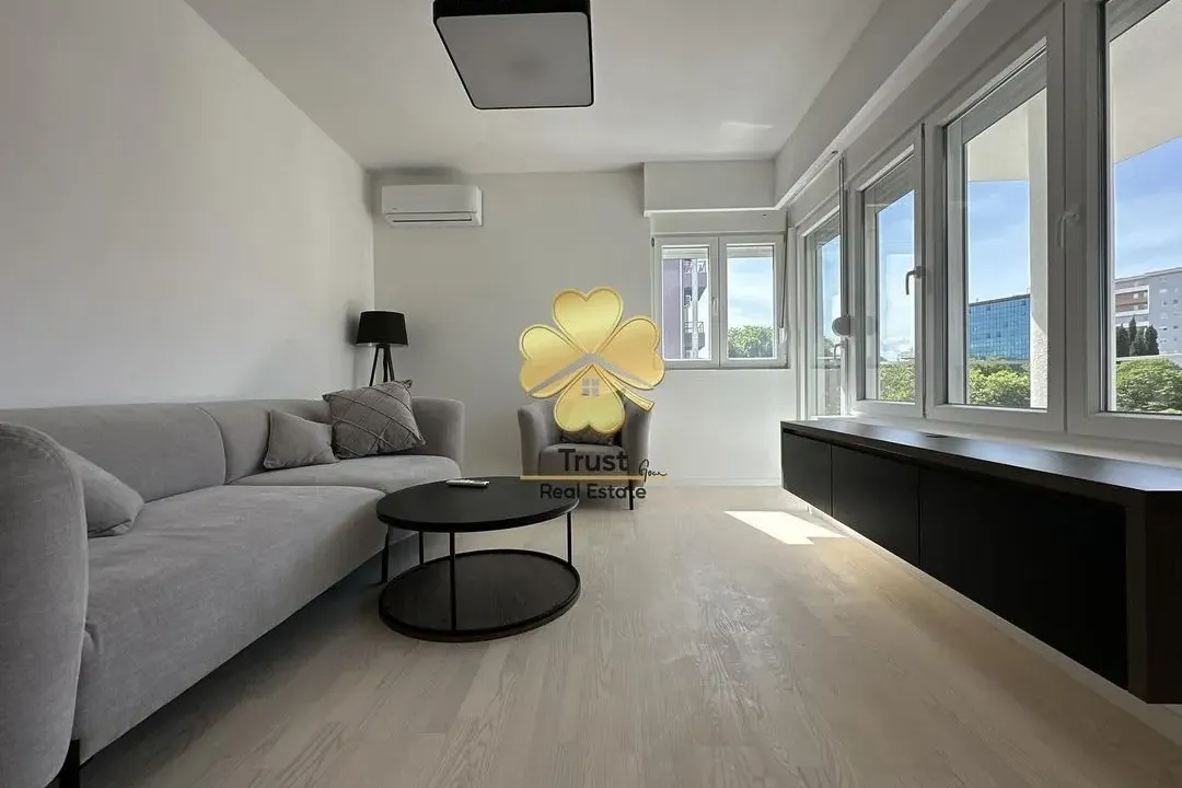 Izdavanje, dvosoban stan, 80m², Krivi Most, Podgorica