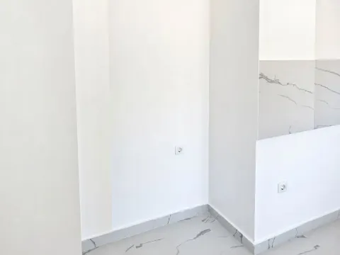 Sale, one bedroom apartment, 37m², Budva, Crna Gora - image 12