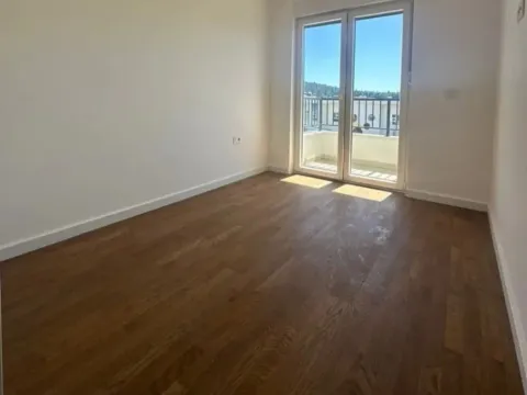 Izdavanje, dvosoban stan, 72m², Zagorič, Podgorica - image 9