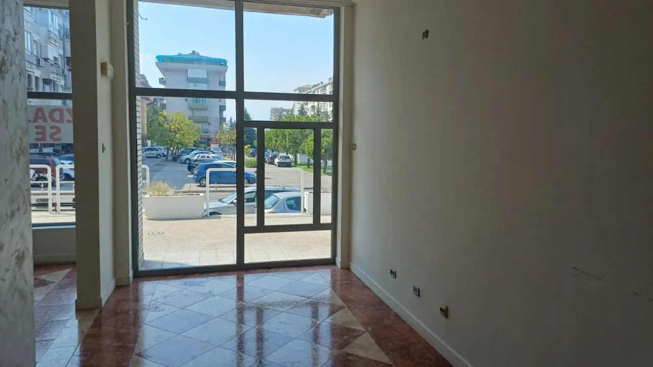 Rent, office space, 125m², Stari Aerodrom, Podgorica