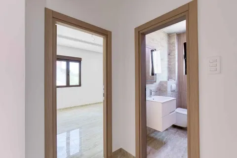 Prodaja, trosoban stan, 78m², Tivat, Crna Gora - image 10
