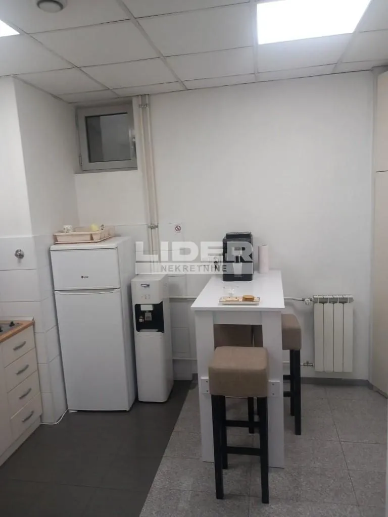 Rent, office space, 310m², Slavija, Vračar Sve Podlokacije