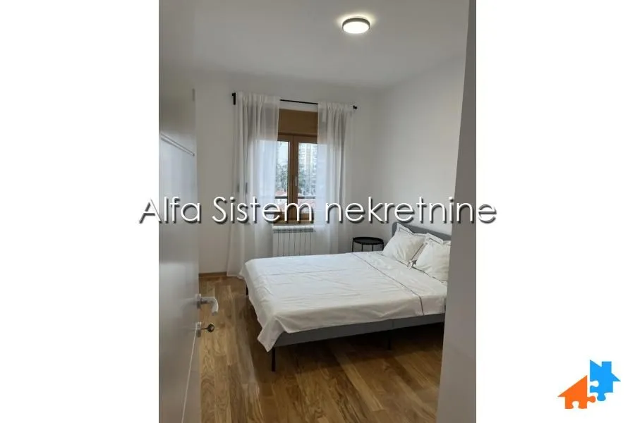 Izdavanje, dvosoban stan, 43m², Vračar Sve Podlokacije, Beograd