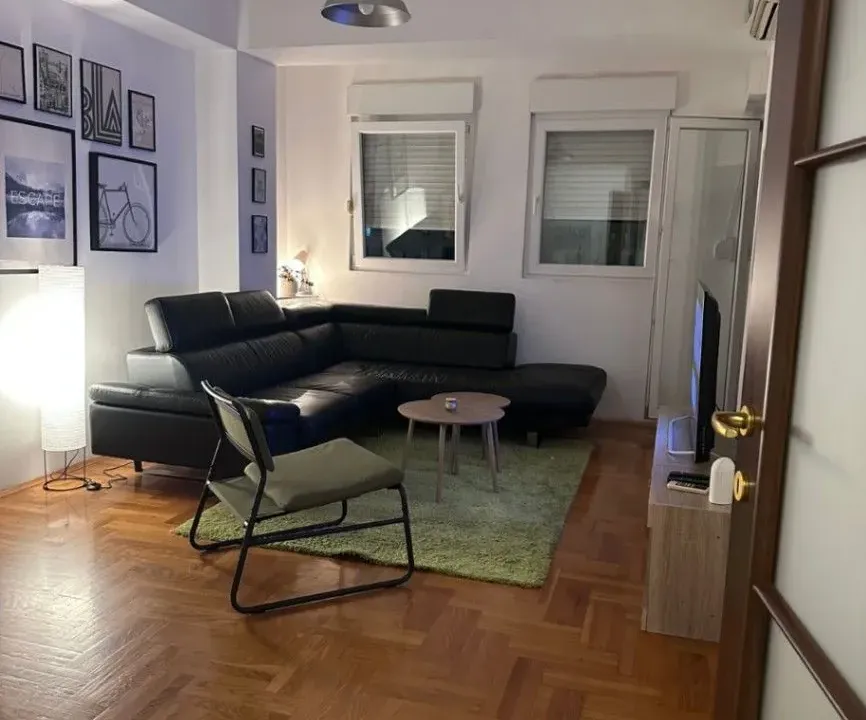 Izdavanje, jednosoban stan, 52m², City Kvart, Podgorica