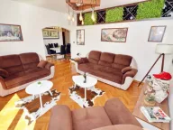 Izdavanje, dvosoban stan, 83m², Centar, Tivat - image 2