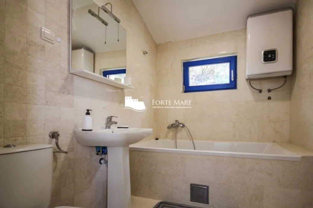 Prodaja, dvosoban stan, 107m², Herceg Novi, Crna Gora