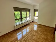 Izdavanje, kuća, 303m², Košutnjak, Beograd - image 18