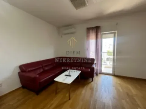 Izdavanje, dvosoban stan, 70m², Stari Aerodrom, Podgorica