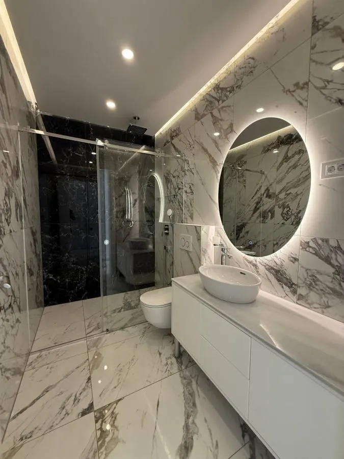 Izdavanje, kuća, 244m², Sremska Kamenica, Petrovaradin