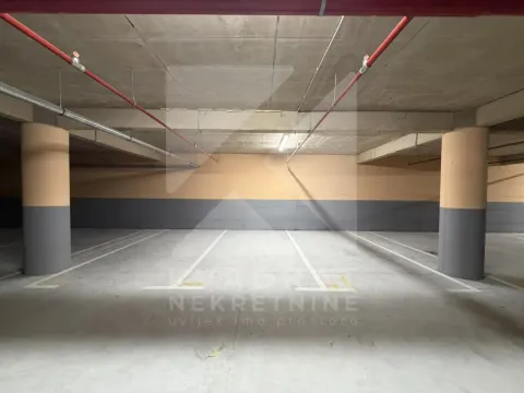 Izdavanje, dvosoban stan, 66m², Stari Aerodrom, Podgorica - image 14