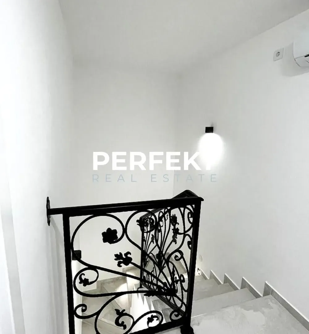 Prodaja, trosoban stan, 105m², Centar, Pančevo