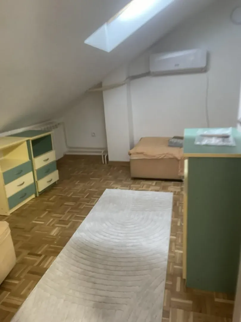Izdavanje, trosoban stan, 70m², Novi Beograd Blok 62, Novi Beograd Sve Podlokacije