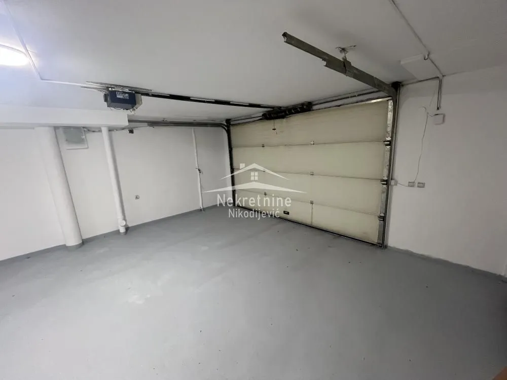 Rent, house, 300m², Savski Venac, Beograd