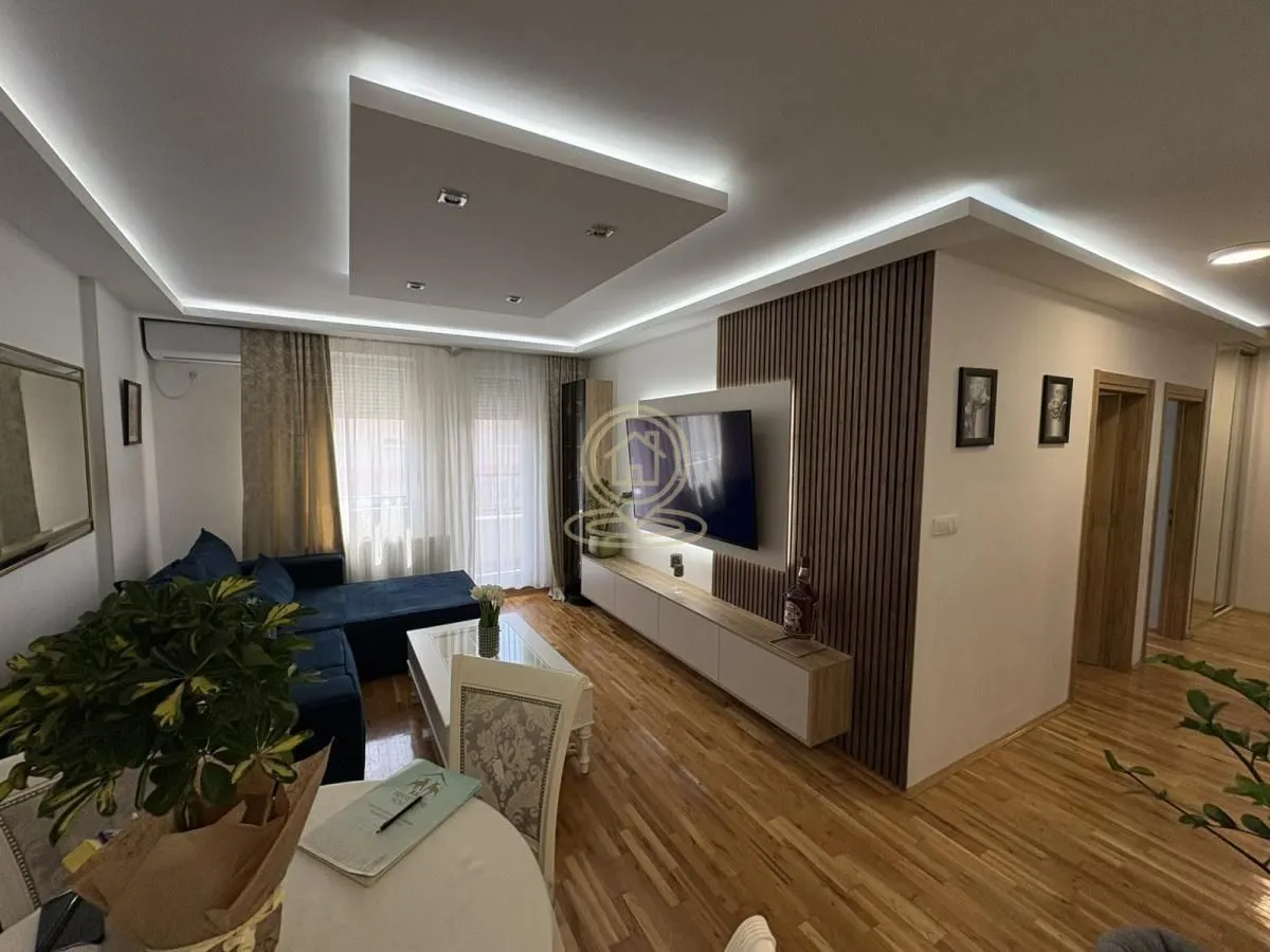 Prodaja, trosoban stan, 58m², Salajka, Novi Sad Sve Podlokacije