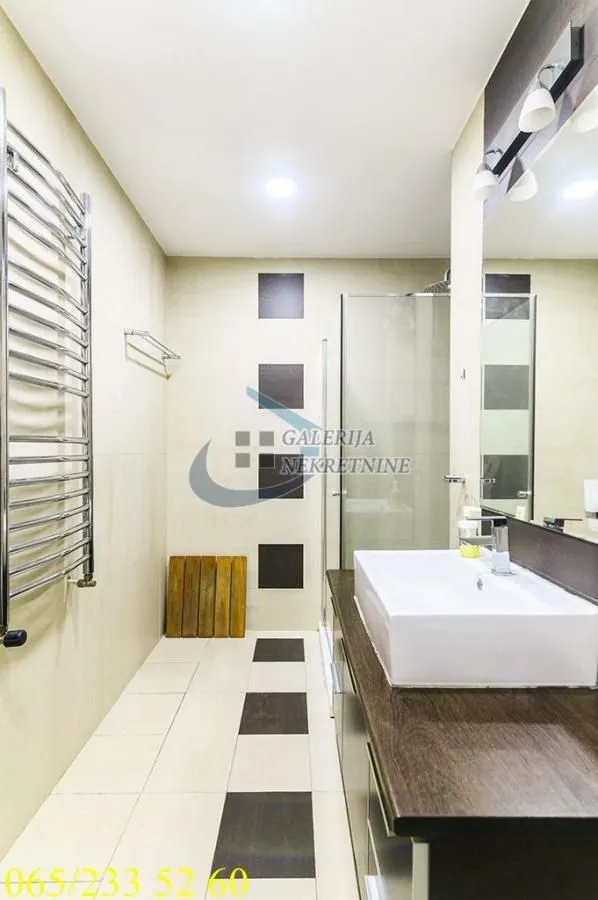Prodaja, četvorosoban stan, 101m², Autokomanda, Voždovac Sve Podlokacije