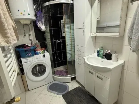 Prodaja, garsonjera, 28m², Uciteljsko Naselje, Zvezdara Sve Podlokacije - image 4