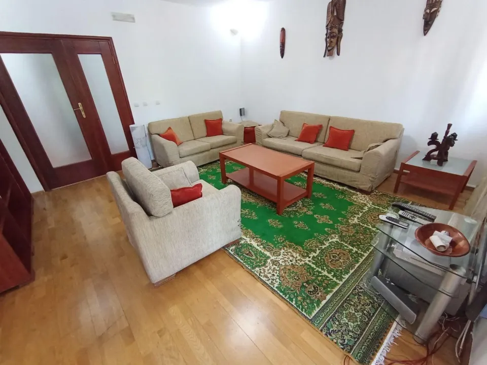 Izdavanje, trosoban stan, 120m², Ljubović, Podgorica