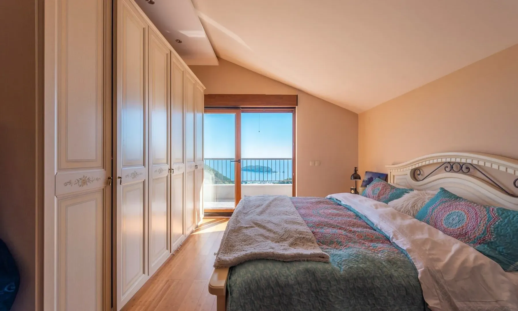 Sale, house, 280m², Markovići, Budva