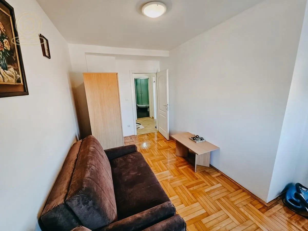 Izdavanje, trosoban stan, 70m², Medijana, Niš