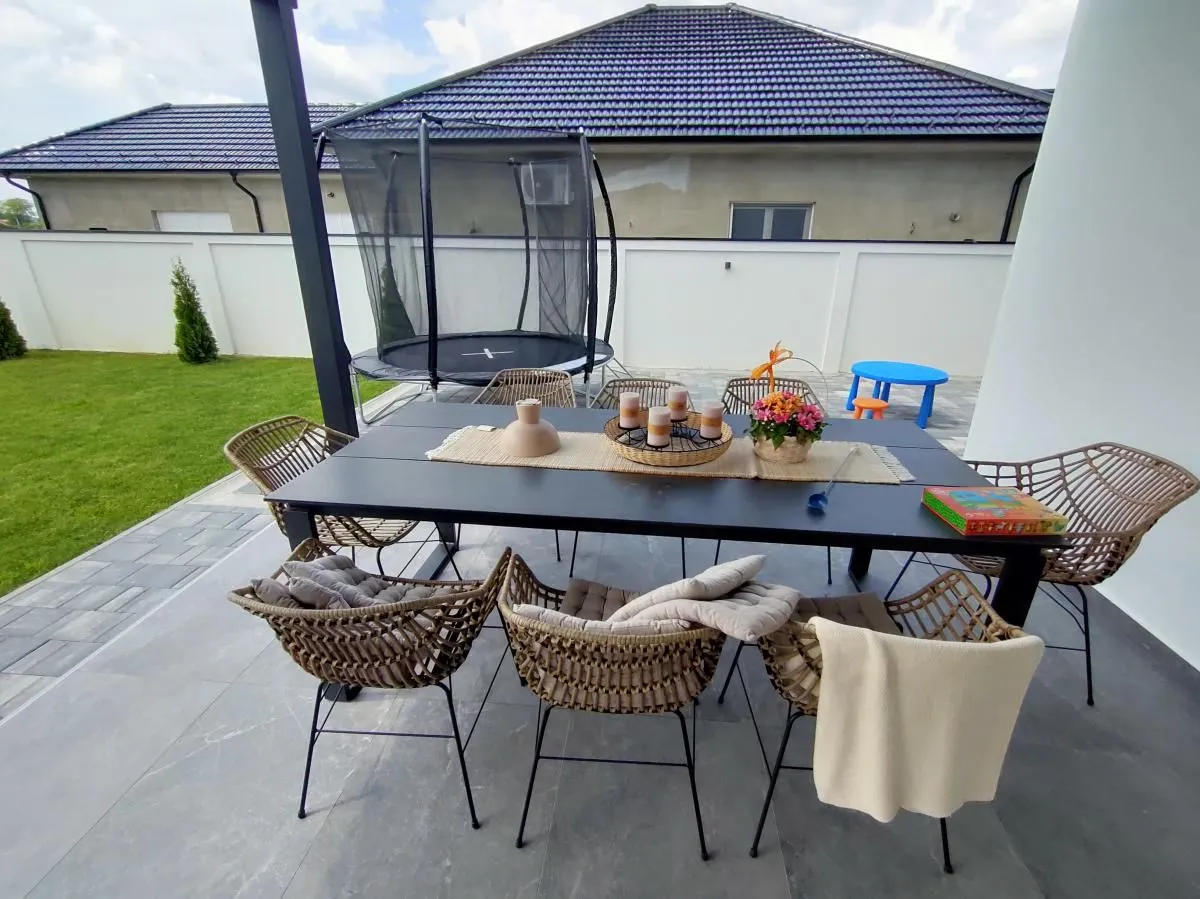 Prodaja, kuća, 200m², Veternik, Novi Sad Sve Podlokacije