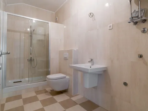 Prodaja, stan, 120m², Kotor, Crna Gora - image 17