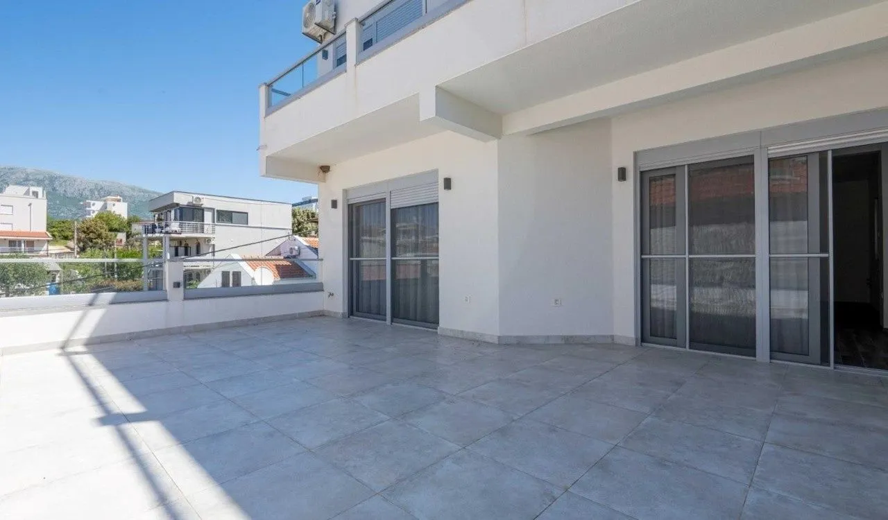 Prodaja, kuća, 272m², Utjeha, Bar