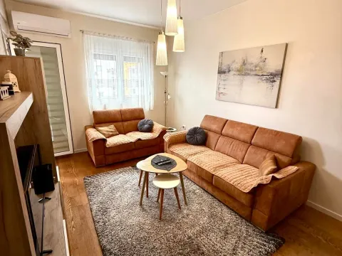 Izdavanje, jednosoban stan, 45m², Pobrežje, Podgorica - image 5