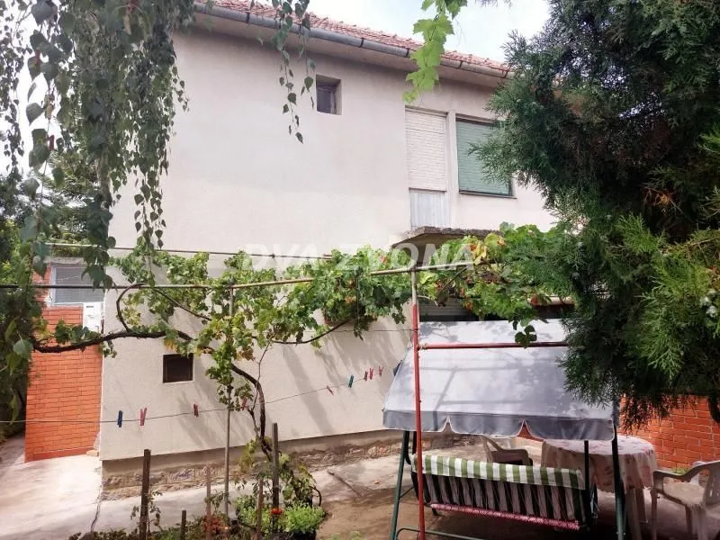 Prodaja, kuća, 85m², Novi Bečej, Zrenjanin