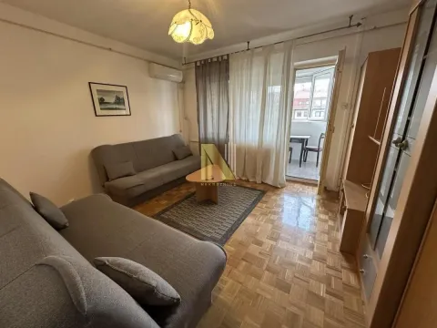 Prodaja, garsonjera, 29m², Sajmište, Novi Sad