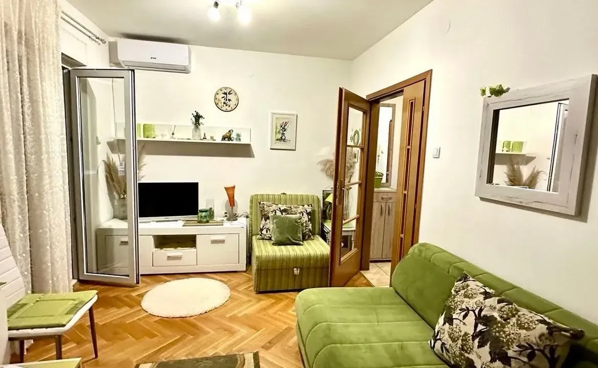 Izdavanje, garsonjera, 30m², Blok 9, Podgorica