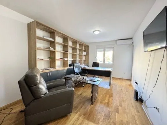 Prodaja, jednosoban stan, 45m², Stari Aerodrom, Podgorica
