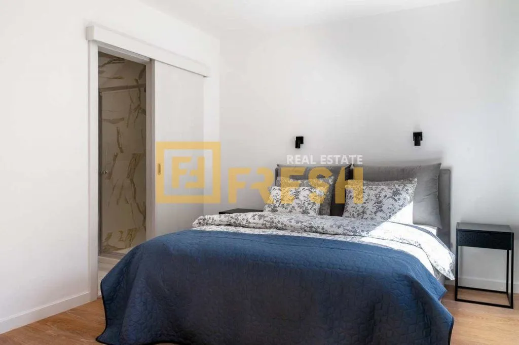 Prodaja, četvorosoban stan, 253m², Kotor, Crna Gora