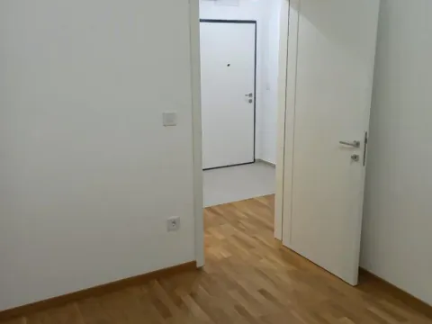 Izdavanje, jednosoban stan, 46m², Stari Aerodrom, Podgorica - image 9