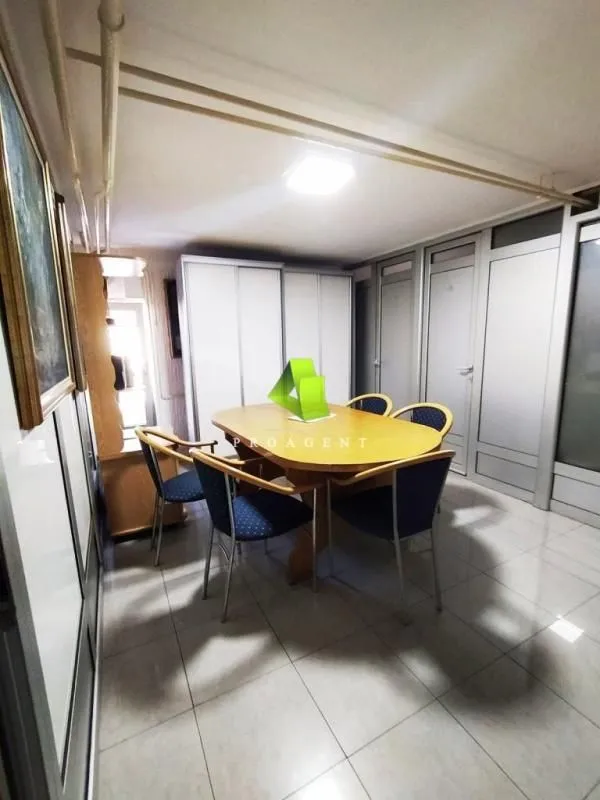 Rent, office space, 109m², Medijana, Niš