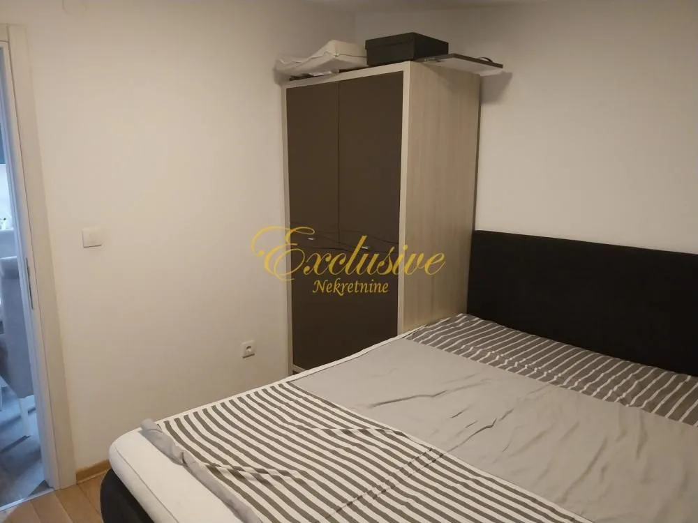 Prodaja, četvorosoban stan, 77m², Lekino Brdo, Voždovac Sve Podlokacije
