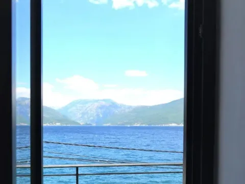 Prodaja, trosoban stan, 122m², Krašići, Tivat