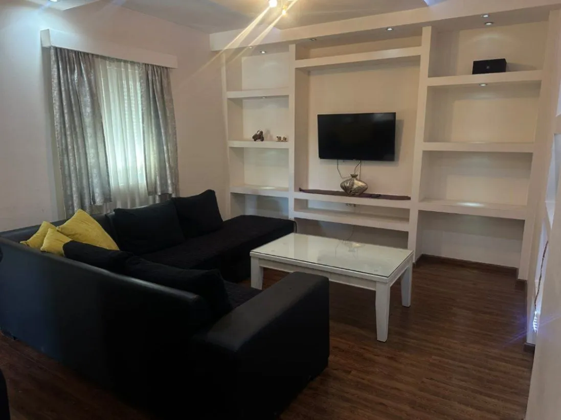 Izdavanje, dvosoban stan, 75m², Konik, Podgorica
