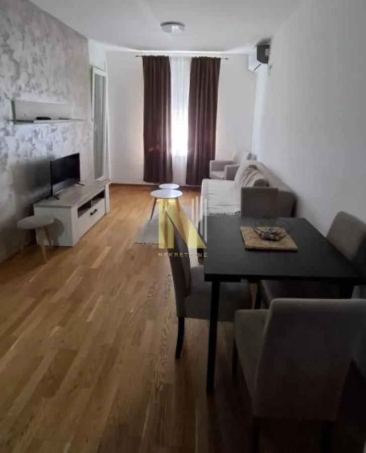 Izdavanje, jednosoban stan, 38m², Rotkvarija, Novi Sad Sve Podlokacije