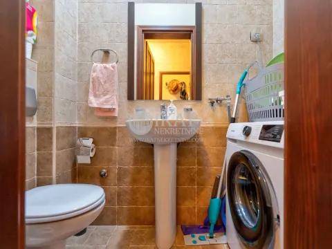 Prodaja, četvorosoban stan, 90m², 25. Maj, Zlatibor - image 13