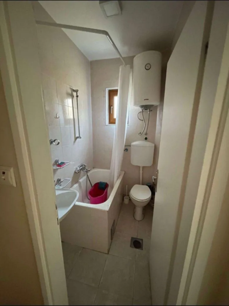 Prodaja, četvorosoban stan, 94m², Centar, Budva