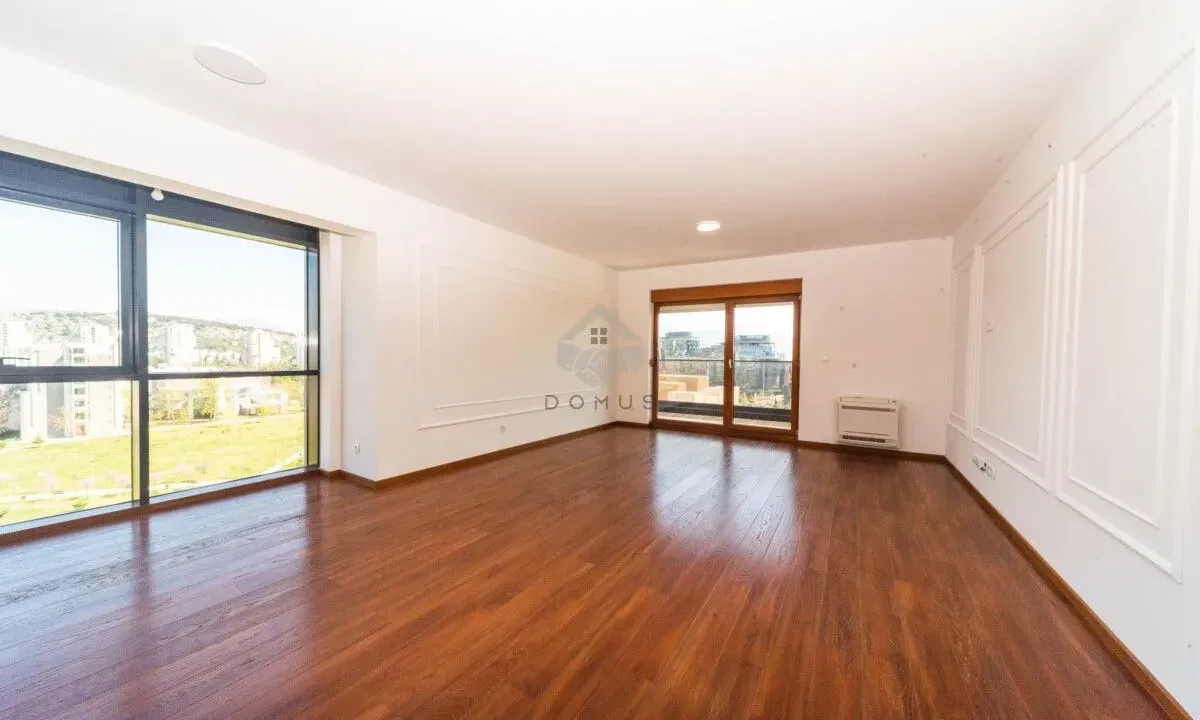 Rent, office space, 85m², Master Kvart, Podgorica