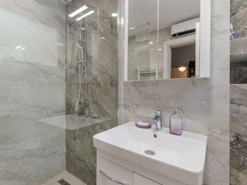 Stan-na-dan, jednosoban stan, 16m², Savina, Herceg Novi - image 8