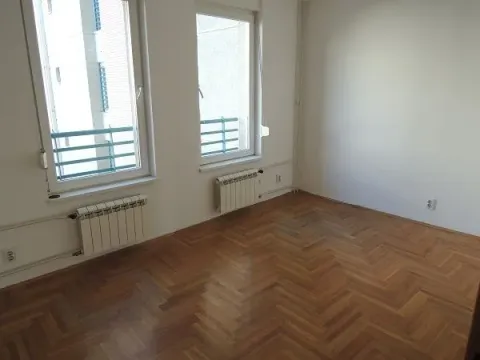 Izdavanje, trosoban stan, 92m², Novi Beograd Blok 29, Novi Beograd Sve Podlokacije - image 4