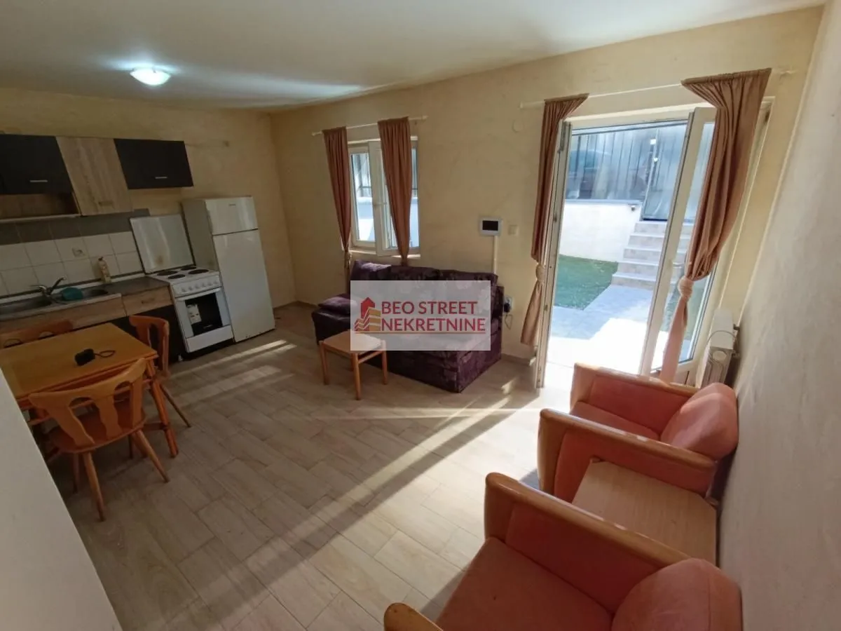 Izdavanje, dvosoban stan, 41m², Olimp, Zvezdara Sve Podlokacije