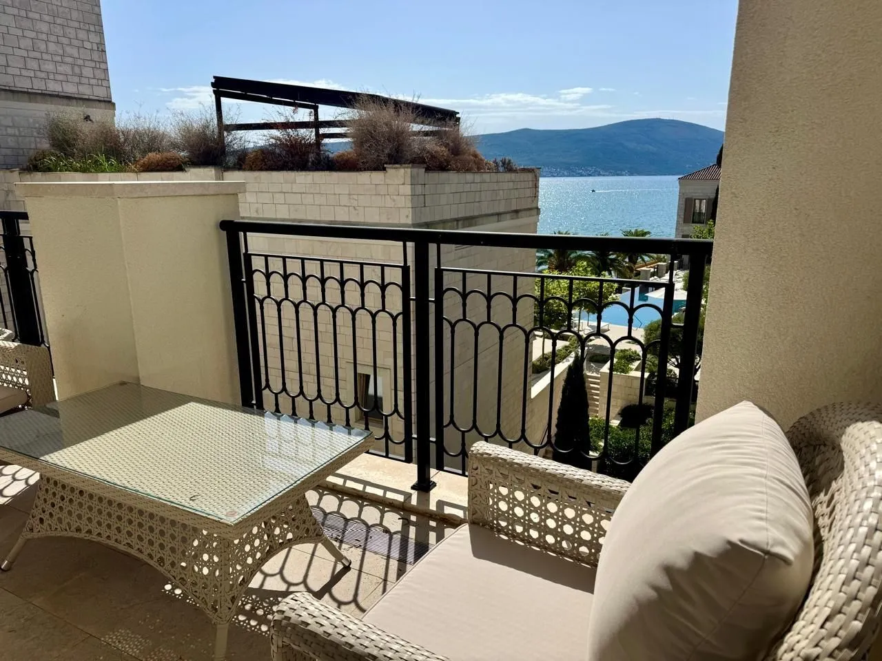 Prodaja, dvosoban stan, 115m², Centar, Tivat