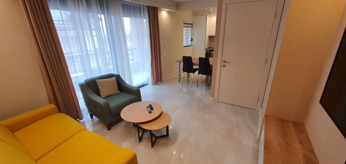 Izdavanje, dvosoban stan, 55m², Kalimanj, Tivat
