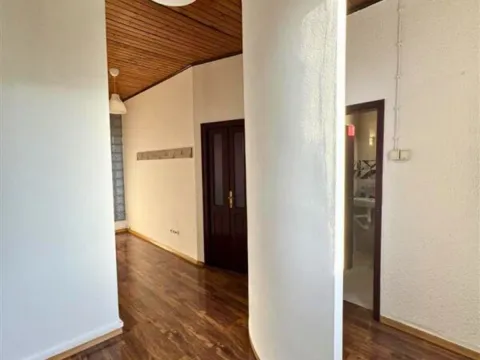 Izdavanje, poslovni prostor, 75m², Savski Venac, Beograd - image 2