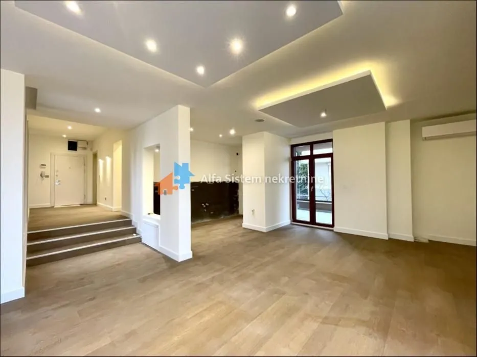Rent, office space, 500m², Senjak, Beograd